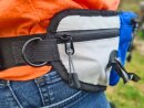 Sport Vibrations® Daily Bag – Hüfttasche mit Trinkflaschenhalterung und Leckerlibeutel für Hundespaziergänge und Hundezubehör